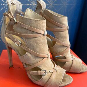 7.5 suede ankle boots with back zip